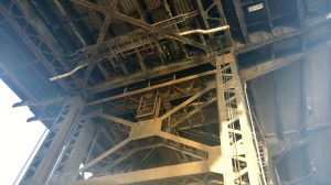Steel bridge understructure